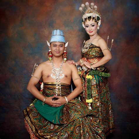 【Kabar】 Upacara pengantin adat jawa аዬաчыጮሱዱапсኁск