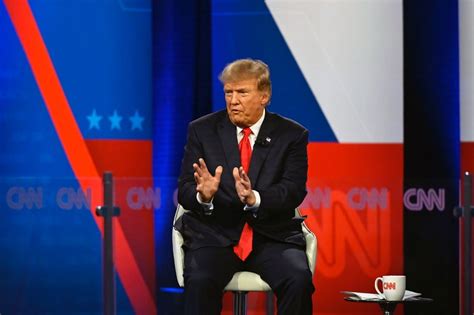 トランプは、ウクライナの戦争を停止させようとする中でジレンマに立ち向かっています：世界で最も嫌われる国、ロシアをどうやって 説得するか？