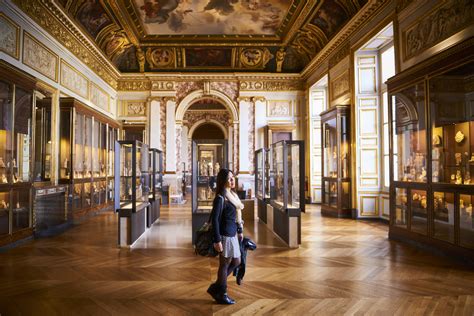 ピエドロに話をしてみてください：フランスの美術館強盗写真の謎めいた「謎の人物」が語る