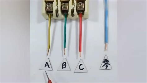 三相电没有零线可以接两相电？