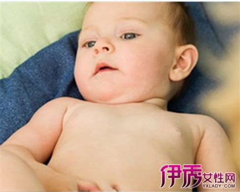 两个月小宝宝肚子胀气如何快速消除