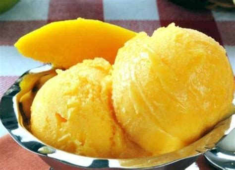 冰淇淋 做法 芒果冰淇淋做法  芒果切成兩種，一種切丁，一種切塊成芒果肉。取芒果丁60克、芒果肉200克。 