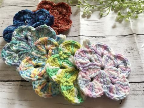 初心者でも編める アクリルたわしの簡単なお花の作り 主婦がハンドメイド副業で月３万を目指すためのブログ