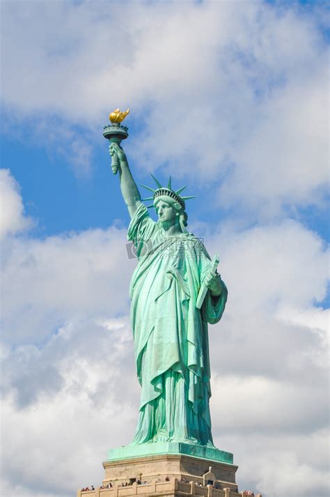 哪些美国文献有关于自由女神像的记载？
