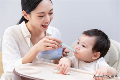 四个月宝宝可以吃的菜汁和果汁有哪些？