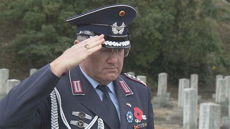 国家は、去年に命を落とした兵士が戻されると首相候補が語った後、ハマスから死体を回収する。