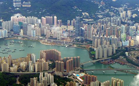 在香港荃湾如何去香港维多利亚？