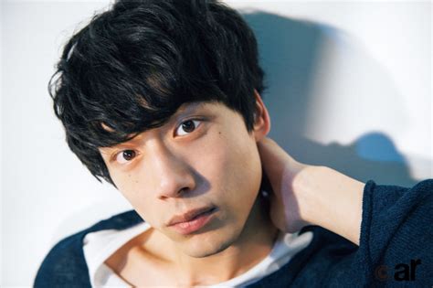 坂口健太郎の髪型を紹介 ショートのセット法も解説 男の髪型特集