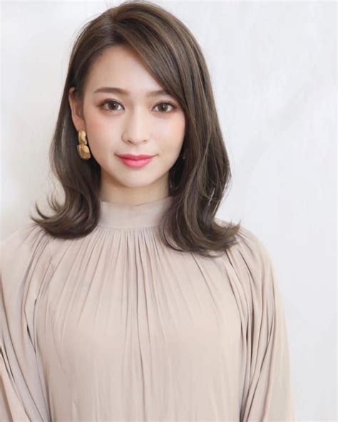 大人女性の髪型50選 アラサー アラフォーに似合うトレンドヘア 2019年版 Folk 女性 ミディアム トレンドヘア アラサー ヘアスタイル
