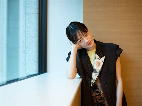 市川実日子さんって美人だと思いますか なんか男っぽい顔立ちだなぁと思うのです Yahoo 知恵袋