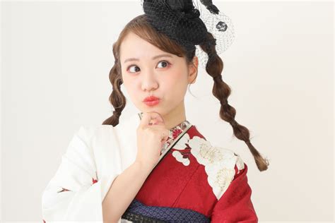成人式のお祝いにみんな贈り物をしている 昔との違いは