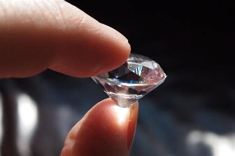 我在厦门买了钻石，想知道怎么辨认他的质量？