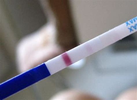 早早孕试纸测出弱阳性是怀孕了吗