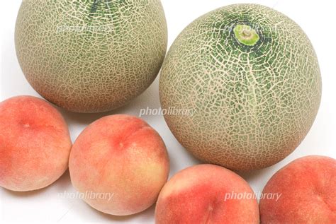 果物 桃 メロン 10717000015 の写真素材 イラスト素材 アマナイメージズ