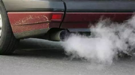 汽车尾气冒黑烟是汽油的什么性比较差？