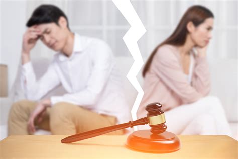 由于男方有了外遇离婚，女方可以争取到什么利益?