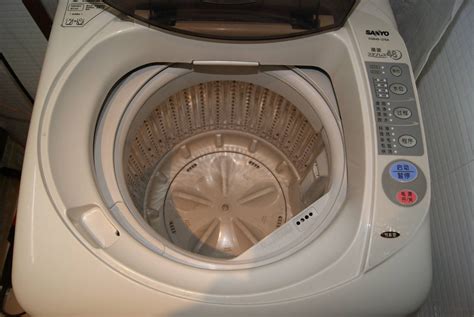 美的全自动洗衣机只进水不洗衣可以脱水是怎么回？