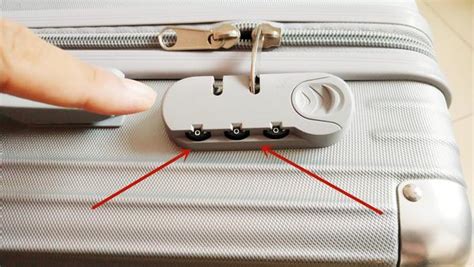 请问行李箱的密码锁开不了该怎么破啊？