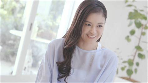 黒谷友香がスーツアクター役で映画に出演 ｃｍ 動画 でもお綺麗で美人を維持 結婚してるの Cinema Like