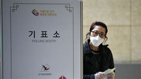 남.북한 국회의원 선거방식과 차이점 이진서 기자 - 북한 투표