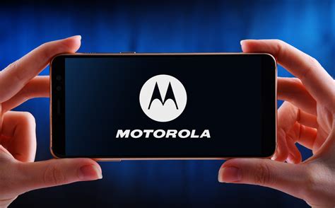 모토로라 스마트폰 10년만에 한국 출시헬로모바일 5G폰 2종