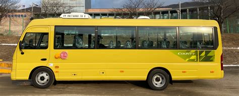 버스>세이프 스쿨버스의 새로운 차량, 2022년 카운티를 소개