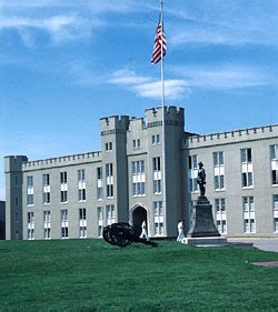 버지니아 군사학교 accommodation