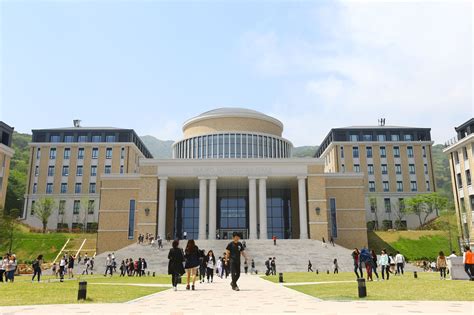 부산 외국어 대학교 주요 동문