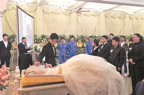 월드리포트 신부 시신 도둑질해 엽기적인 영혼결혼식 - 중국