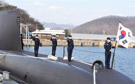 잠수함 승조원, 연평균 57% 떠난다30평에 40명 사는 꼴 한국경제