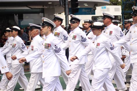 집중 조명 세계 해군 제복 - 해군 장교 정복