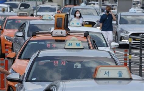 택시기사 박봉 만든 월급제기사들 사납금제 부활 한국경제