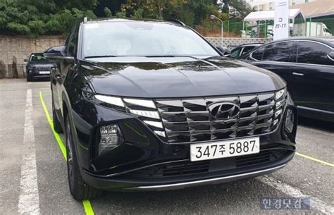 패밀리 SUV로 딱뒷좌석 트렁크 넉넉해진 투싼 HEV 한국경제