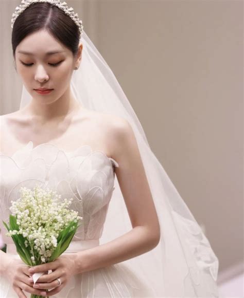 피겨 여왕 김연아와 고우림이 22일 결혼식을 올렸습니다