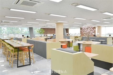 한양대학교 ERICA 경상대학 도서관 열람실 가구 - 에리카 도서관