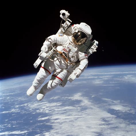 ﻿¿cómo se viste un astronut el día de la carrera profesional?