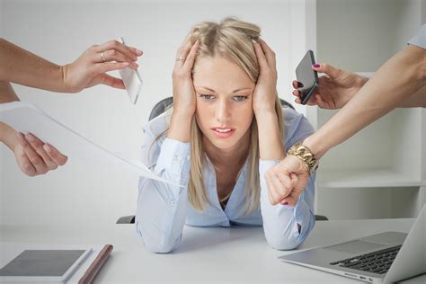 ﻿¿cuáles son las causas del estrés laboral para los gerentes bancarios?