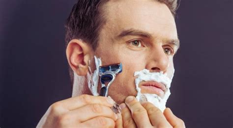 ﻿¿deberías afeitarte la cara para una entrevista?