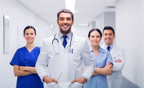 ﻿¿es el trabajo social médico una buena carrera?