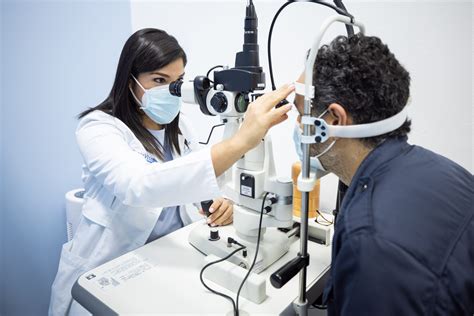 ﻿¿qué clases específicas debo tomar para ser un oftalmólogo?