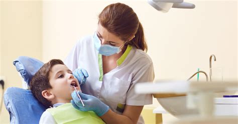﻿¿qué es el dentista familiar como carrera?
