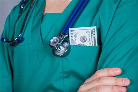 ﻿¿quién gana mejores salarios: las enfermeras o los abogados?