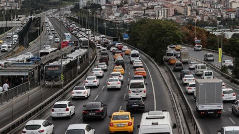 ﻿Istanbulda poker oynanan yerler: Stanbulda Okullar Açıldı, Trafik Yoğunluğu Arttı