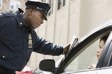 ﻿aprenda acerca de ser un oficial de policía