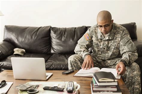 ﻿beneficios de educación militar y programas universitarios para alistados