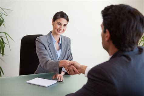 ﻿cómo conseguir un trabajo durante una entrevista.
