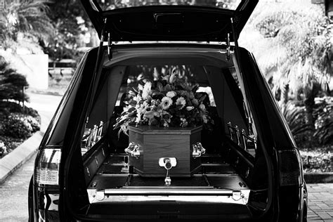 ﻿cómo convertirse en un conductor de coche fúnebre