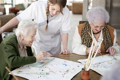 ﻿cómo convertirse en un trabajador social para personas mayores