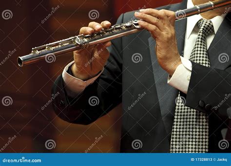 ﻿el salario promedio de un flautista de concierto