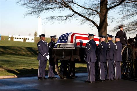 ﻿honores y costumbres funerarias militares